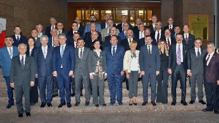İzmir iş dünyası Başbakan Yıldırımı ziyaret etti