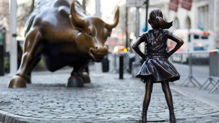 Wall Streetin sembolü taşınıyor