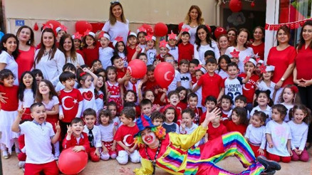 Minikler, kırmızı beyaz eğlencede buluştu