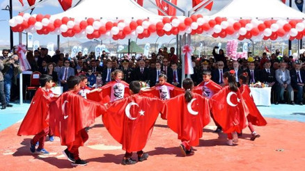 Van, Hakkari ve Bitliste 23 Nisan coşkusu