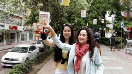 İzmitte ağaçlar kitap açtı