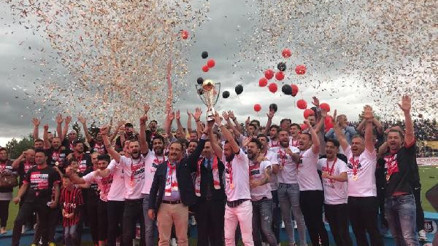 Şampiyon UTAŞ Uşakspor kupayı kaldırdı