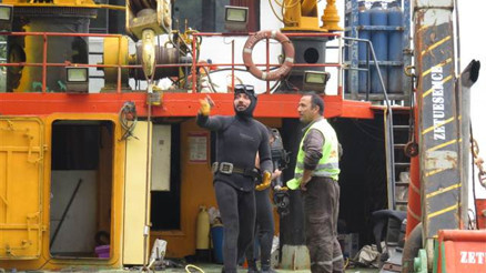 Tarihi yalıda askılama çalışması