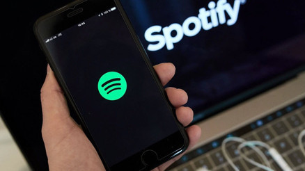 Spotifyda o şarkıcılar listeden çıkarılıyor