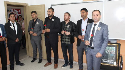 Trafik kazasında ölen öğretmenin okulunda yas