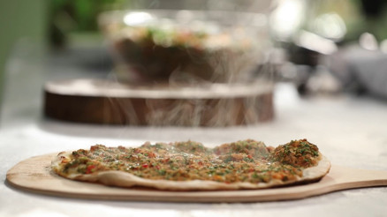 Refika Birgül’den Antep Lahmacunu Tarifi