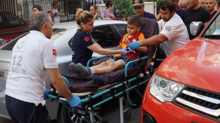 Küçük Alpin bileğine balkon demiri saplandı