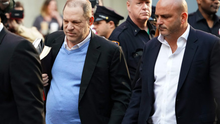 Tacizci yapımcı Harvey Weinstein teslim oldu