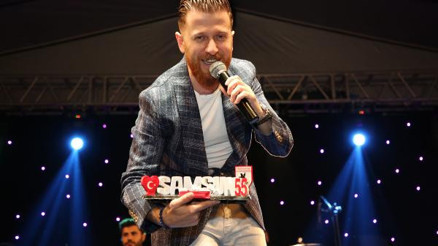 Atakumda iftar sokağında Karadeniz müziği rüzgarı