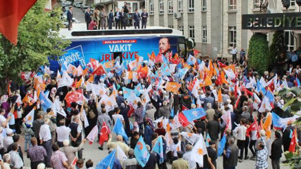 Bakan Bak: Aslan ortaya çıkınca çakallara kaçmak düşer