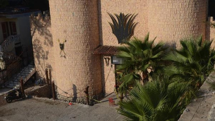 Bodrumda silahlı saldırı: 1i şarkıcı 2 ölü, 4 yaralı