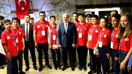 Özel yetenekli öğrenciler arkeoloji ve tarihe dokunuyor