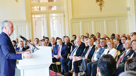 Demokrasiden başlayacağız