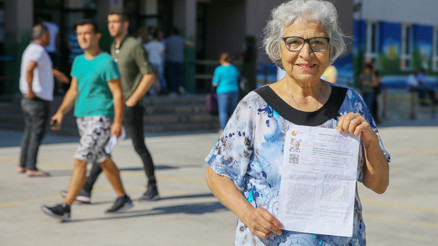 Türkiye’den YKS manzaraları... 80 yaşında sınava girdi Türkiye’den YKS manzaraları... 80 yaşında sınava girdi