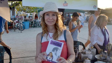 Kitabının gelirini çocuklar için bağışladı