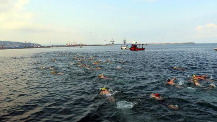 Zonguldakta Uluslararası Açık Su Yüzme Yarışması