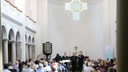 Mozart ile Dede Efendi kilisedeki konserde buluştu