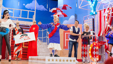 75 yaşında ilk kez sahneye çıktı 75 yaşında ilk kez sahneye çıktı