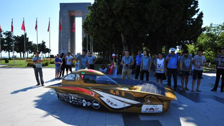 Geleceğin otomobili Bow İstka Şehitler Abidesinde tanıtıldı