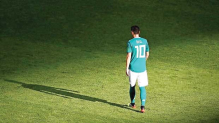 Avrupa sahada kazanıyor ama hayatta kaybediyor... Mesut maskeleri düşürdü Avrupa sahada kazanıyor ama hayatta kaybediyor... Mesut maskeleri düşürdü