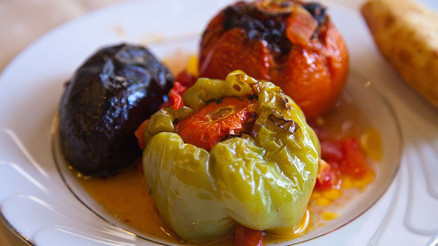 Pirinç ve sebzenin en güzel birlikteliği: Meraklısına dolma ve sarma tarifleri