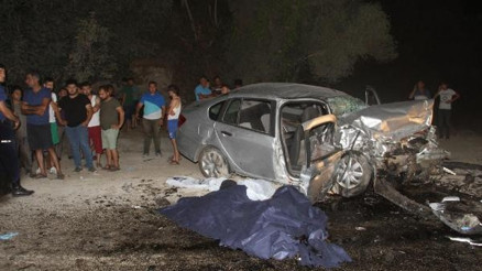 Seydikemerde kaza: 2 ölü, 4 yaralı