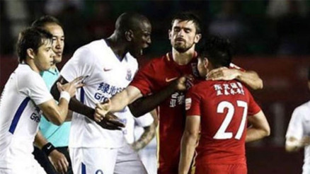 Demba Ba çılgına döndü Çinde olay var