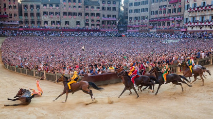 Siena’da bir Palio günü Siena’da bir Palio günü