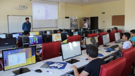 Çocuklar, Lab Erciyes Atölyesinde eğlenerek öğrendi