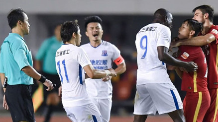 Demba Baya ırkçılık yaptı, 6 maç ceza aldı