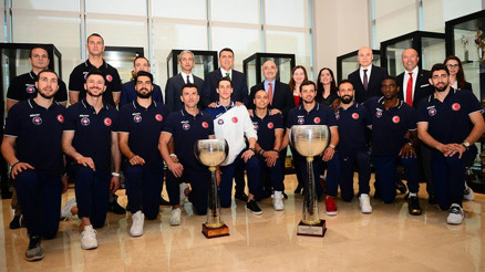 Halkbank 3 kulvarda yarışacak