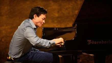 Singapurlu piyanist Shaun Choodan Gümüşlükte unutulmaz konser