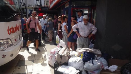 Otogarda bayram hareketliliği sürüyor