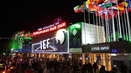 87. İEFde ünlüler geçidi