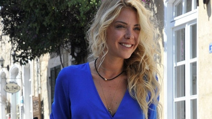 Gel Konuşalım sunucusu Esra Eron kimdir