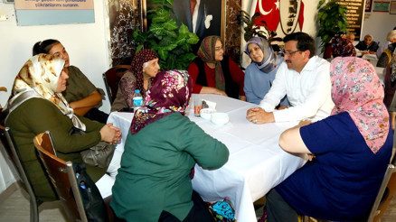 Asırlık çınarlara bayram ziyareti