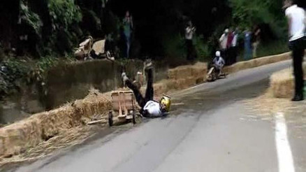 Kenan Sofuoğlu, tahta arabayla böyle kaza yapmış