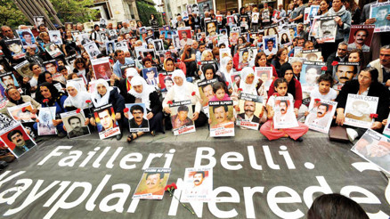 Cumartesi Anneleri 700. haftada Bir gün mutlaka ‘Kaybedenler kaybedecek’ demek için oradayız Cumartesi Anneleri 700. haftada Bir gün mutlaka ‘Kaybedenler kaybedecek’ demek için oradayız