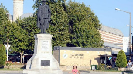 Edirne Valisi Özdemir: Belediyenin seyyar tuvaletler için başvurusu yok
