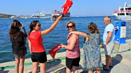 Çeşmede, denizde ve karada 30 Ağustos coşkusu
