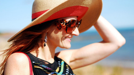 Güneş  gözleri de yaşlandırıyor