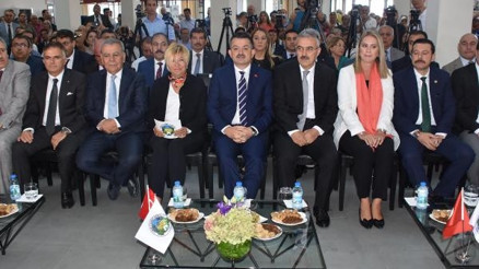 Sezonun ilk çekirdeksiz kuru üzüm ve kuru inciri için açık artırma yapıldı