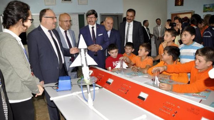 Afyonkarahisarda TÜBİTAK Bilim Şenliği