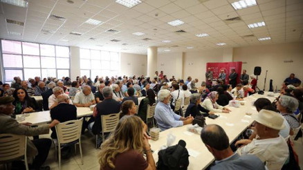 Yenimahalle’de aşure dağıtıldı