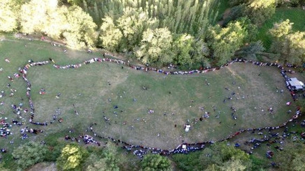 Aşiret düğününde halay ile Türkiye haritası oluşturdular