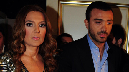 Şaşırtan hareket Okan Kurt, Demet Akalını sildi