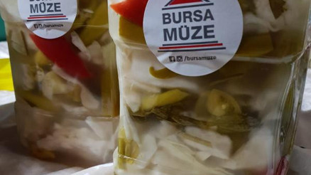 Müzede turşu kurdular