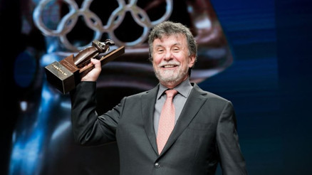 Uluslararası Olimpiyat Komitesi’nin “Kadınlar ve Spor Dünya Ödülü” Eczacıbaşı Spor Kulübü’nün Uluslararası Olimpiyat Komitesi’nin “Kadınlar ve Spor Dünya Ödülü” Eczacıbaşı Spor Kulübü’nün