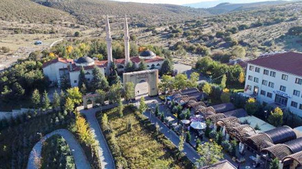 Çamlıderede bulunan Şeyh Ali Semerkandi Türbesi ziyaretçi akınına uğruyor