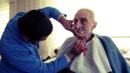 Bolu Belediyesi Sevgi Eli birimi hasta ve muhtaçları yalnız bırakmıyor